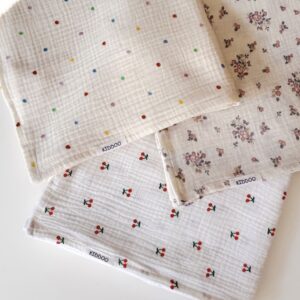 Musliinkangast beebitekk "Mustrid" – pehme ja õrn beebi nahale